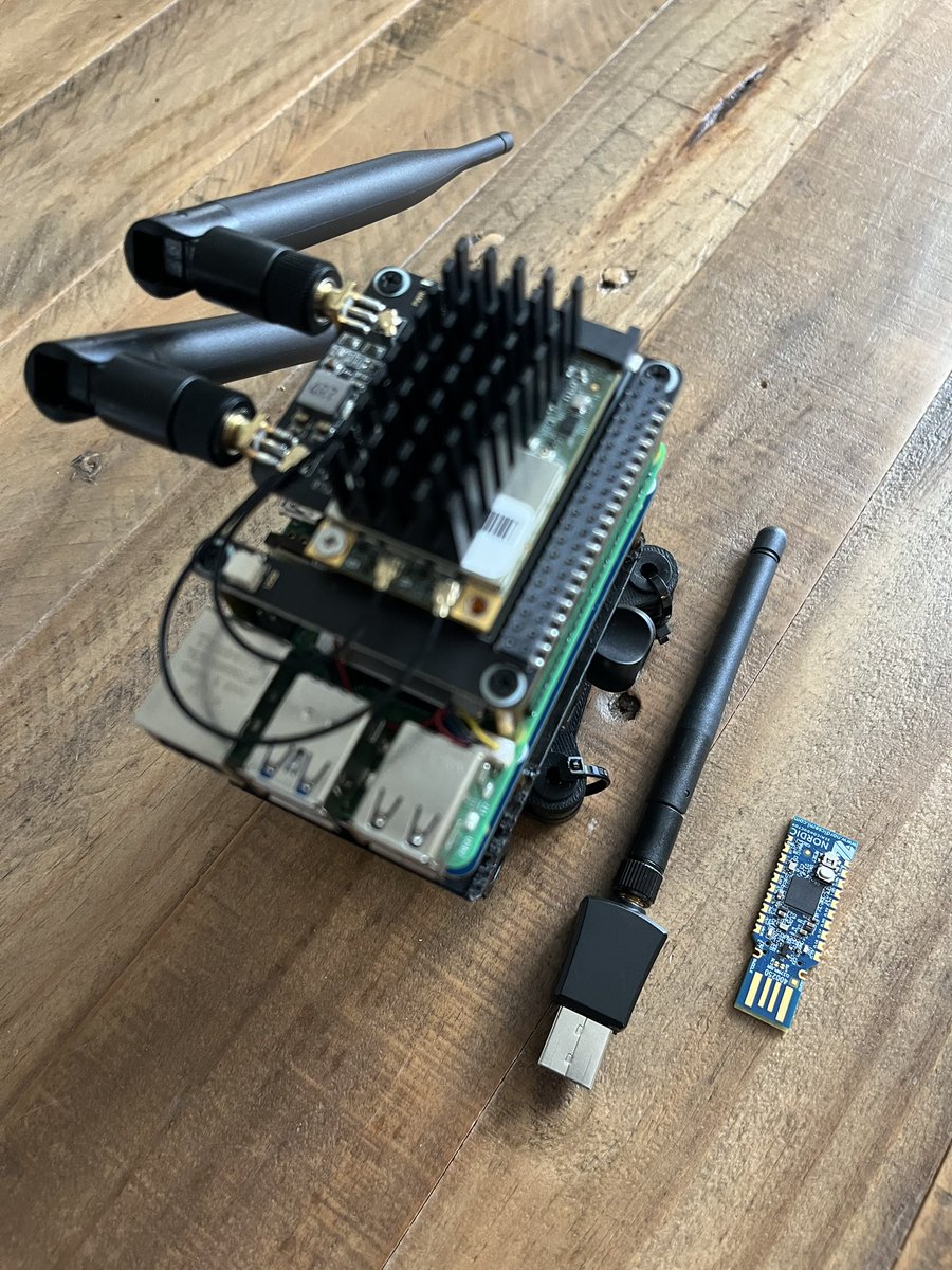 cemaxecuter's tweet image. Epiq SDR, BitChat, WHAD, RayHunter… on a drone. What could go wrong?