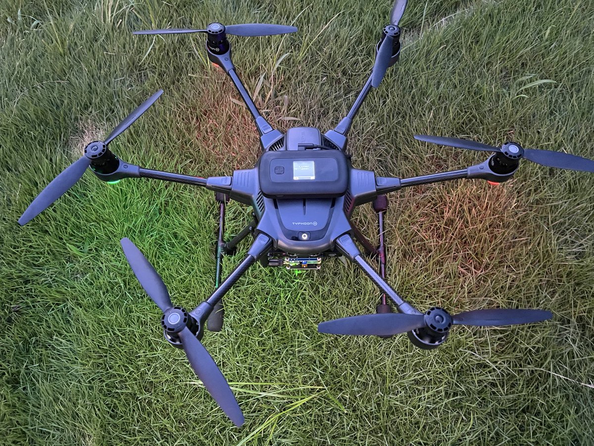 cemaxecuter's tweet image. Epiq SDR, BitChat, WHAD, RayHunter… on a drone. What could go wrong?