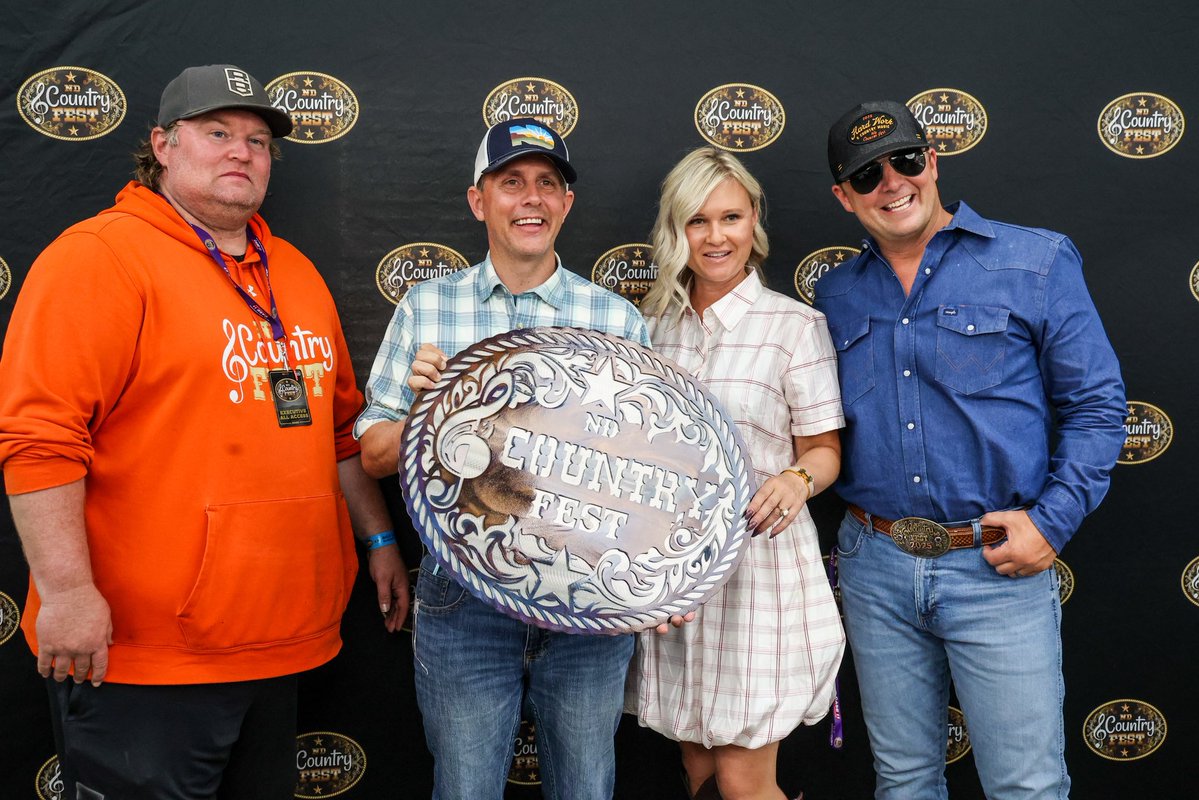 GovArmstrong's tweet image. Great to welcome @tigirlily back home to North Dakota at ND Country Fest in New Salem tonight. Pure Gold.
Keep an eye out for their new single coming soon about our great state, “Call It Home.”