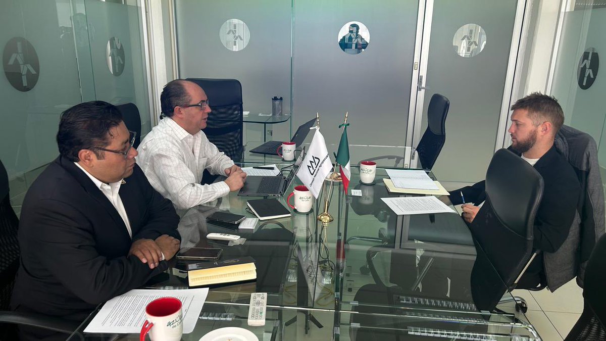 NorbertoValU's tweet photo. Acompañé a Humberto Jasso VP Comercio Exterior y @salvadorBehar, Comisionado Jurídico de #Comext ambos @CNAgropecuario y los dos Directivos @CNIAA_ en la reunión con Loïc Monod, representante del Servicio Económico Regional de la Embajada de Francia en México 🇲🇽🇫🇷 https://t.co/ubyiNCI3hM