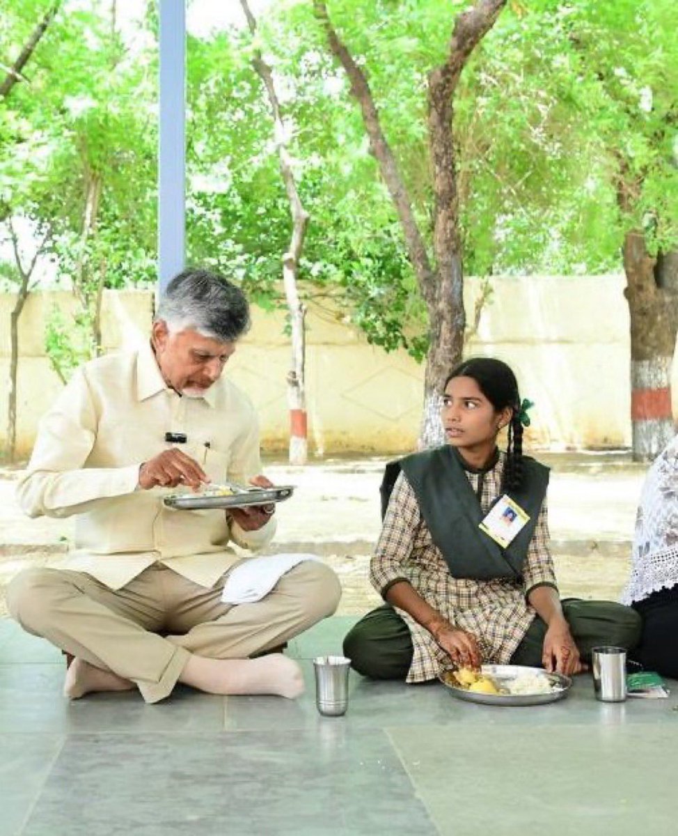 Geetha vijaya ™️ 😍✌️ (@geetha_happy2) on Twitter photo Pic of the Day 😍😍
ఆ వయసులో అలా కూర్చుని తినడం చాలా కష్టం
Bro u are very young Bro 😍😍 <a href="/ncbn/">N Chandrababu Naidu</a> గారు Pic of the Day 😍😍
ఆ వయసులో అలా కూర్చుని తినడం చాలా కష్టం
Bro u are very young Bro 😍😍 <a href="/ncbn/">N Chandrababu Naidu</a> గారు