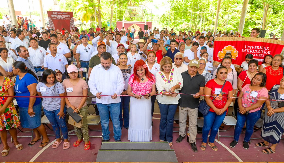LaydaSansores's tweet photo. Nos trasladamos a Santa Isabel para poner en marcha el nuevo Centro de Salud Ribera, gracias al programa La Clínica es Nuestra, como parte del nuevo modelo de atención a la salud para el Bienestar: un paso más para acercar salud gratuita y de calidad a quienes más lo necesitan.

Además, entregamos apoyos del programa Impulso y Fortalecimiento de la Participación de la Mujer en el Sector Pesquero, con la presencia de beneficiarias del colectivo Las Amores.

Porque pensamos en ustedes y no nos vamos a detener!