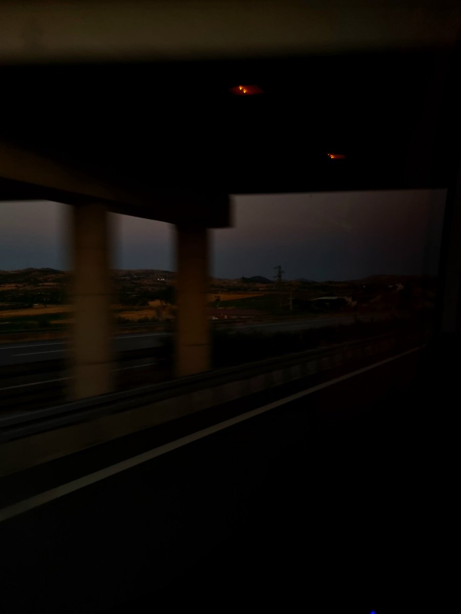 uzun yolun müthiş overthinklettirici gücü bu yüzden KALDII YİNE ORTADAAAA HALİMİ Bİ SORSANAAAĞĞ