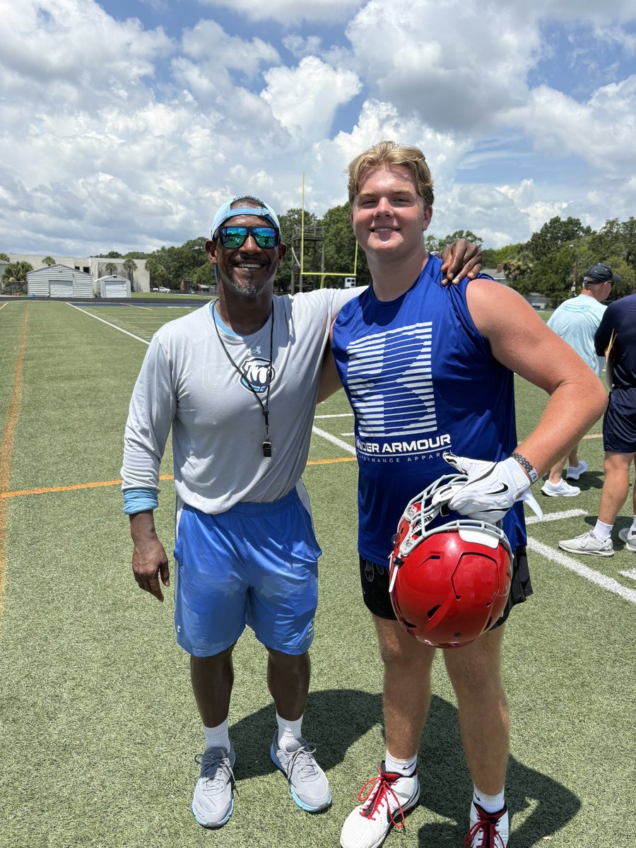 NoblesDax's tweet image. Had a great time at The Citadel Lineman Camp! Grateful for the coaching, the competition, and the chance to get better every rep. Honored to be named Top Dog of the 9th Grade Lineman Challenge! @KoachDrayton @CoachRAPinilla @CoachGuard_  @NoblesBrock  @CitadelFootball…