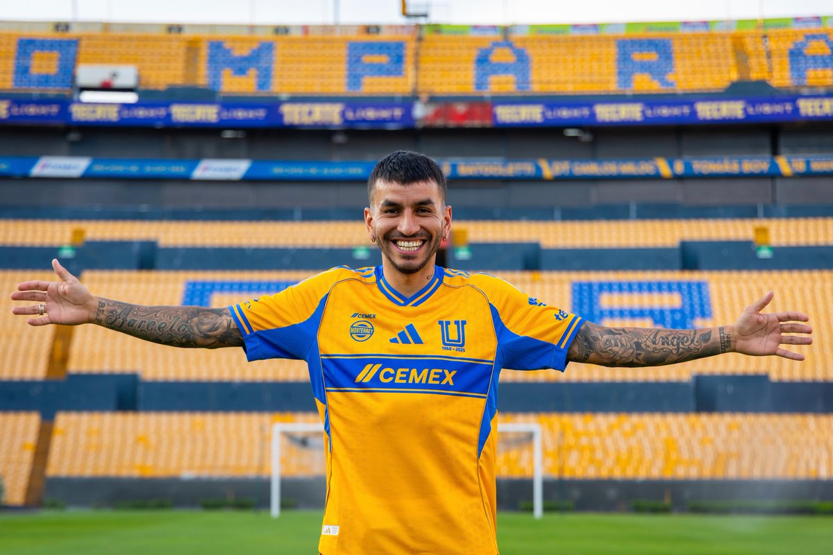 TigresOficial's tweet image. 😍🏟️ ¡𝑬𝒍 𝑪𝒂𝒎𝒑𝒆𝒐́𝒏 𝒅𝒆𝒍 𝑴𝒖𝒏𝒅𝒐 feliz en su nueva casa!
