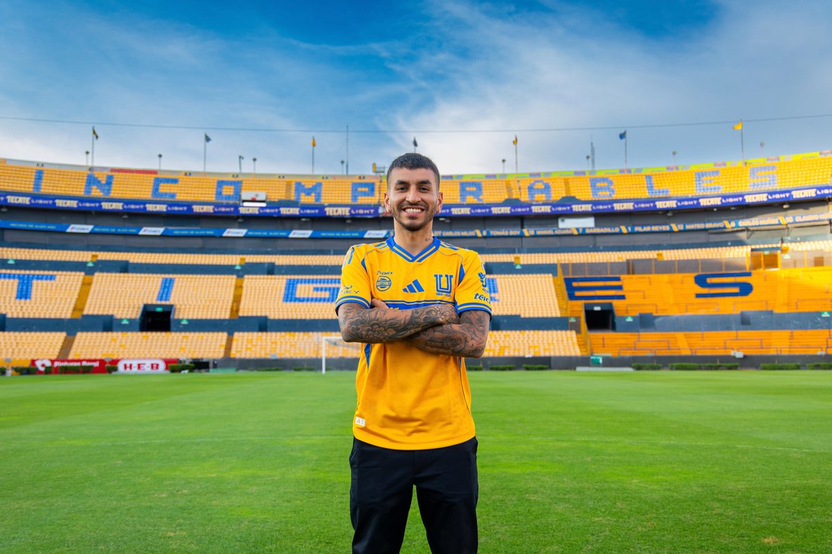 TigresOficial's tweet image. 😍🏟️ ¡𝑬𝒍 𝑪𝒂𝒎𝒑𝒆𝒐́𝒏 𝒅𝒆𝒍 𝑴𝒖𝒏𝒅𝒐 feliz en su nueva casa!