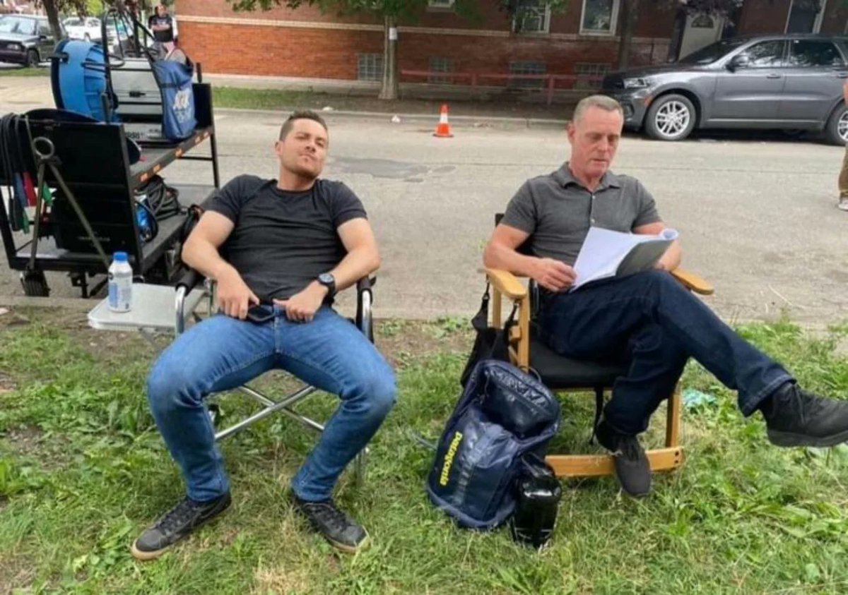🎥#JesseLeeSoffer in #ChicagoPD🫂💖
Remembering Random Moments BTS Jess

#JayHalstead #HaileyUpton #TheHalsteads #UpsteadEndGame #Upstead #UpsteadForever #ProjectsJesseLS #MemoriesHalstead #TrasseFans #WesMitchell #WesFBI