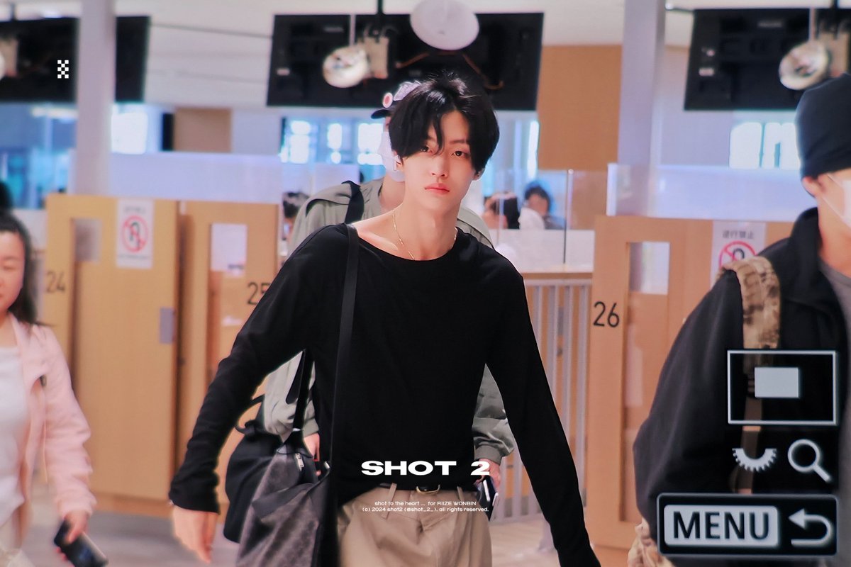 shot_2_'s tweet image. 250711 νλνλν΄ #λΌμ΄μ¦ #μλΉ #RIIZE #WONBIN
