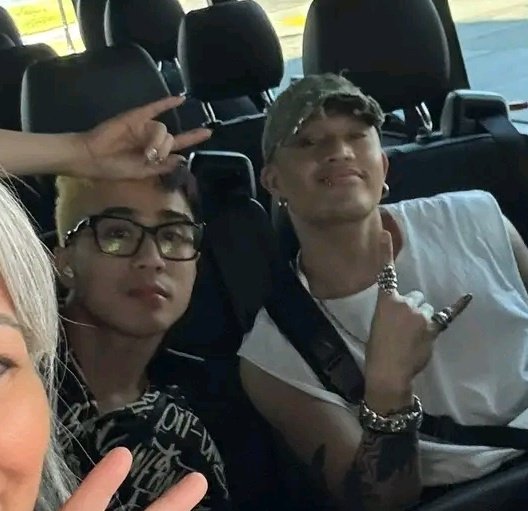 gummykeun_'s tweet image. shopping date hehe ü #joken

facebook.com/1632091888/pos…