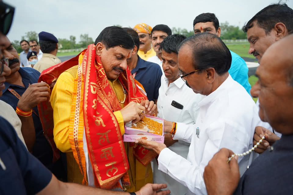 आज उज्जैन आगमन पर यशस्वी मुख्यमंत्री माननीय श्री डॉ.मोहन यादव जी का आत्मीय स्वागत किया ।
<a href="/DrMohanYadav51/">Dr Mohan Yadav</a>