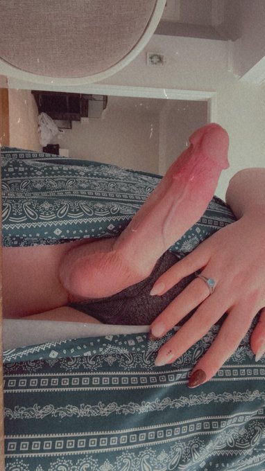 Watch TS Sarah👄💫's leaked NSFW photo on TwXstars