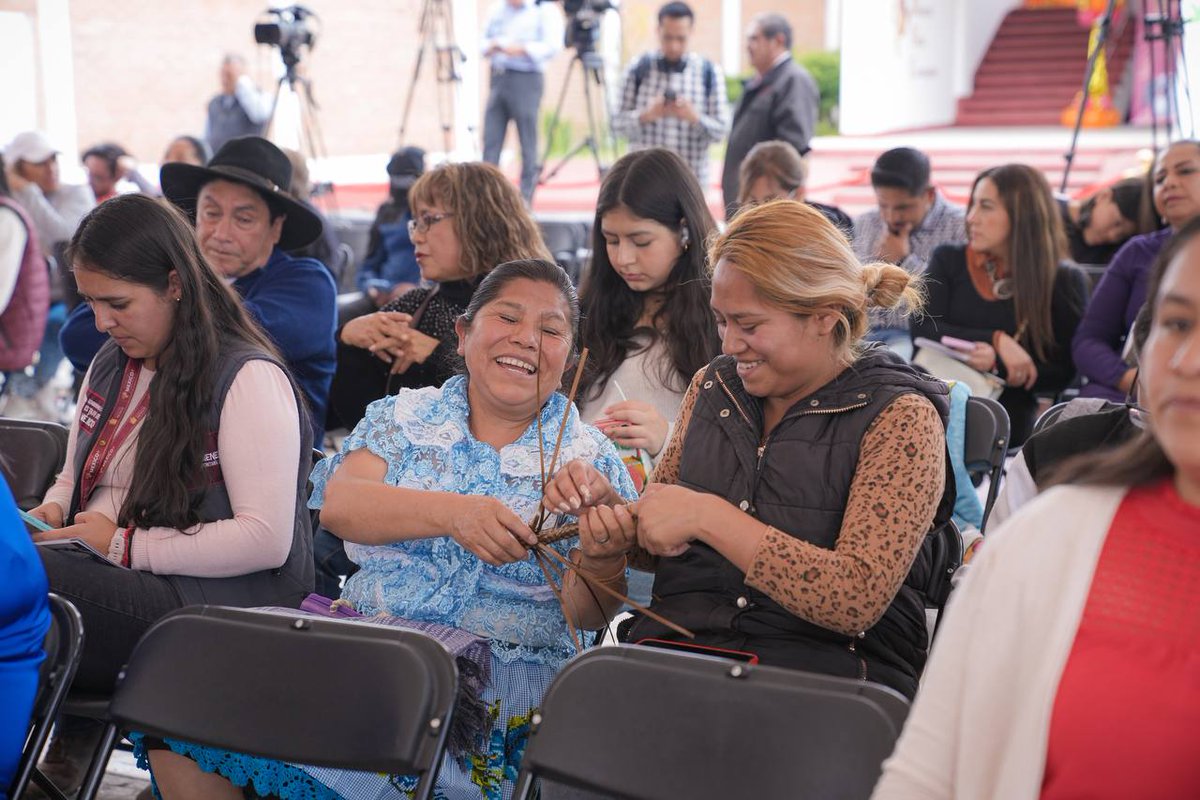 Secretaría de las Mujeres (@mujeresgobmx) on Twitter photo En colaboración con el <a href="/Edomex/">Gobierno del Estado de México</a>, la Secretaria <a href="/CitlaHM/">Citlalli Hernández Mora</a> inauguró un nuevo #CentroLIBRE en Toluca, que ofrece atención integral, apoyo psicoemocional y orientación jurídica. Además, cerramos con éxito las Asambleas de Mujeres en Toluca y Zinacantepec.
#VocesContraLasViolencias En colaboración con el <a href="/Edomex/">Gobierno del Estado de México</a>, la Secretaria <a href="/CitlaHM/">Citlalli Hernández Mora</a> inauguró un nuevo #CentroLIBRE en Toluca, que ofrece atención integral, apoyo psicoemocional y orientación jurídica. Además, cerramos con éxito las Asambleas de Mujeres en Toluca y Zinacantepec.
#VocesContraLasViolencias