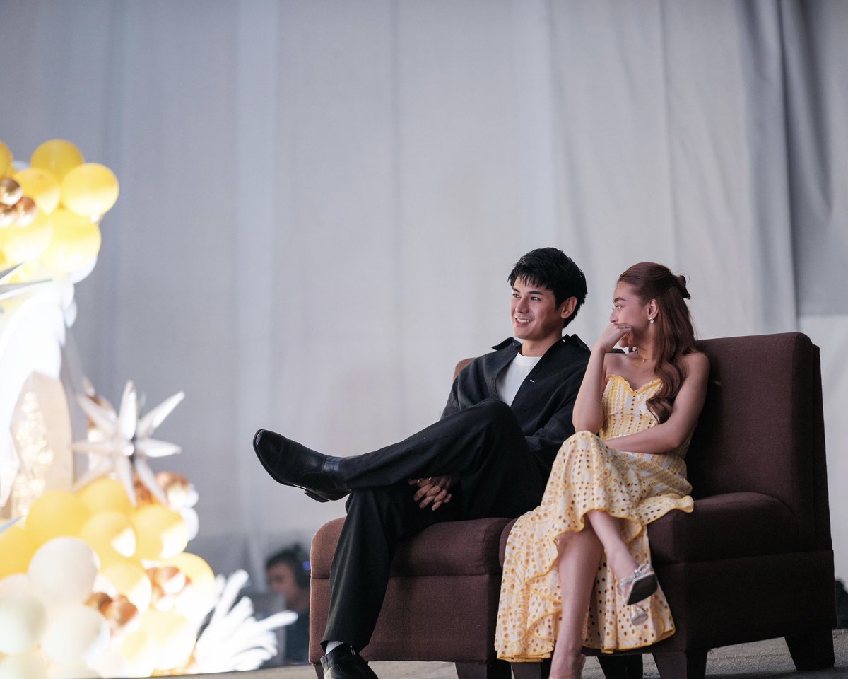 curious lang.. curious..

for research purposes..

ano magandang hashtag for de vera-yu wedding?

DUSTBIA GRAND FANMEET
DUSTBIA GRAND FANMEET