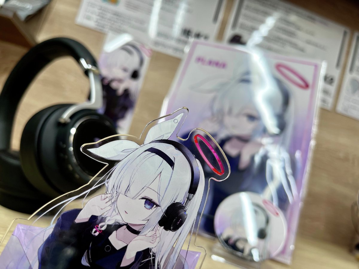ブルーアーカイブ プラナのワイヤレスヘッドホン ヘッドホンスタンドセット ブルーアーカイブ 』プラナver. ボイス搭載コラボワイヤレスヘッドホン