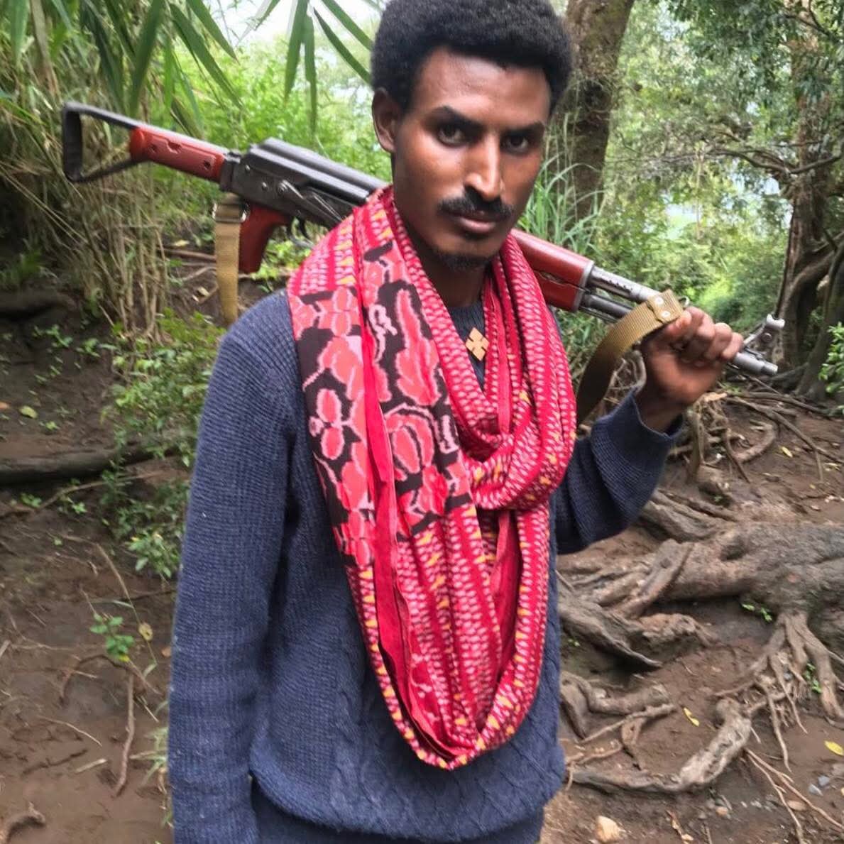 ጋዜጠኛ ፋኖ ጌጥዬ ያለው ቀይ መስመራችን ነው ስንል  ቀይ መስመራችን ነው  ጀግና ነኝ ተምሬያለሁ የምትሉ የብአዴን ቅጥረኞች እየሰማችሁ ነው እናንተ ናችሁ ታዲያ አማራን ነፃ የምታወጡ  ?? አራሙቻዎች 😡💔