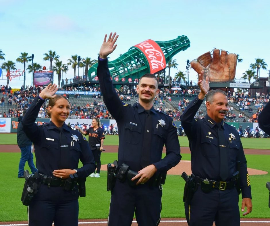SanJosePD's tweet image. This week we were so honored to have two of our SJPD Officers, along with late CSO Pham, recognized for their service and sacrifice by the San Francisco Giants. During the recognition at Law Enforcement Appreciation Night, SJPD Paul Joseph also threw out the first pitch. SJPD is…