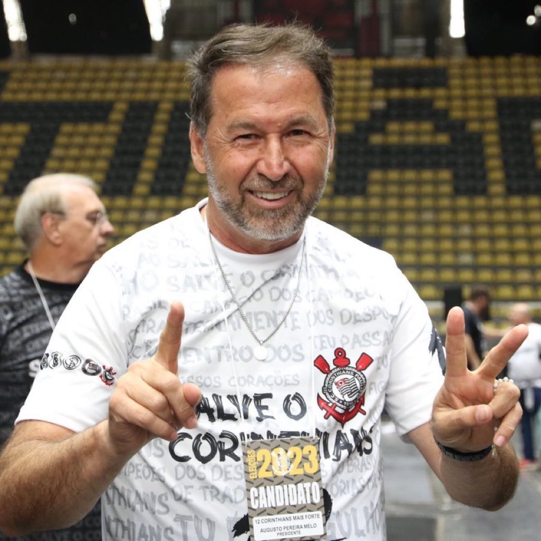 SportConnectFM's tweet photo. 🚨 AHORA: 🚨

🇧🇷 El Ministerio Público imputó a Augusto Melo, presidente suspendido del Corinthians, a los ex directivos Marcelo Mariano y Sérgio Moura y a los empresarios Alex Cassundé, Victor Henrique y Ulisses por delitos como asociación ilícita, lavado de dinero y hurto. https://t.co/0YpbobrIru