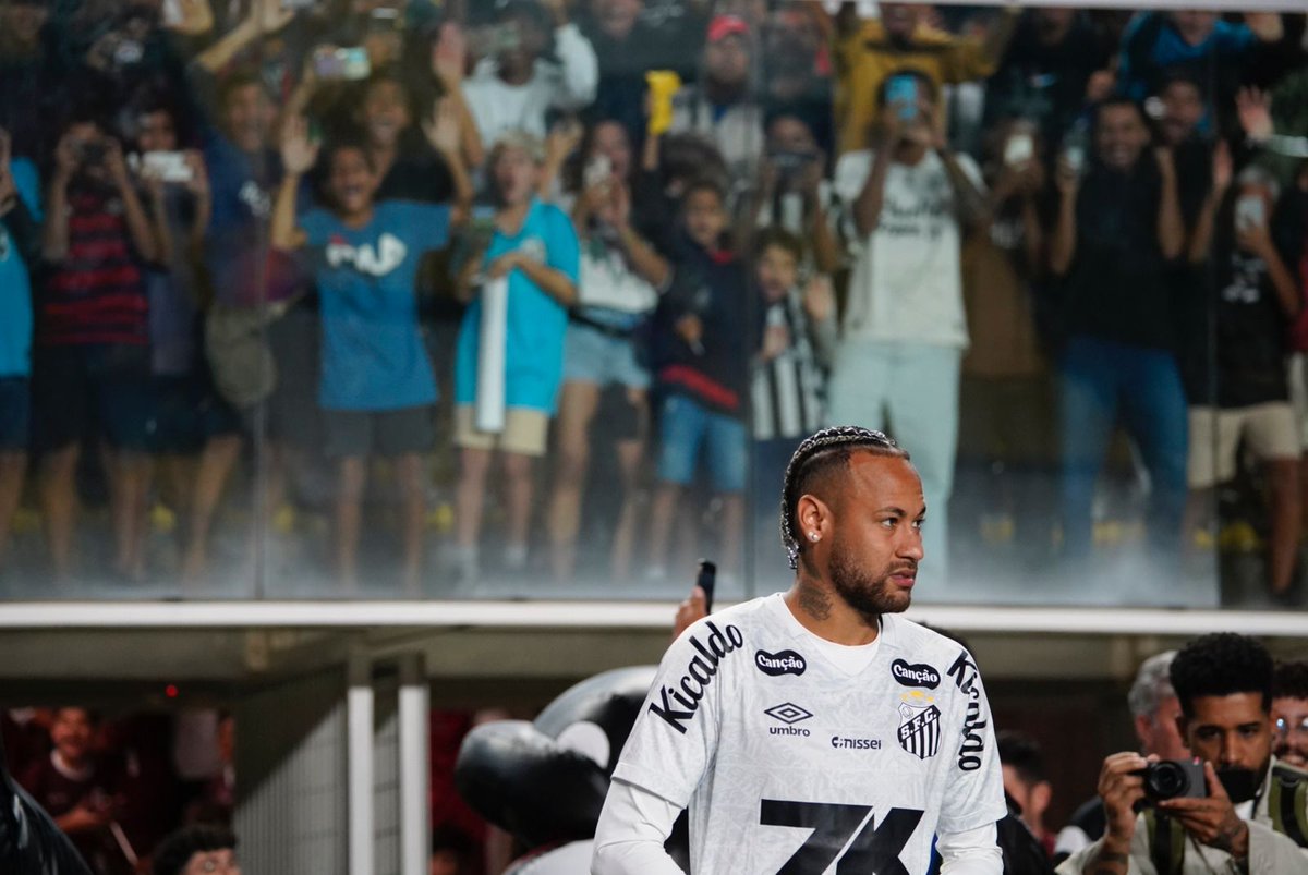 Neymar começa hoje sua jornada no 2º semestre e penúltimo ciclo antes da Copa do Mundo. Meta é ter sequência pelo Santos e voltar à Seleção na Data Fifa de setembro.