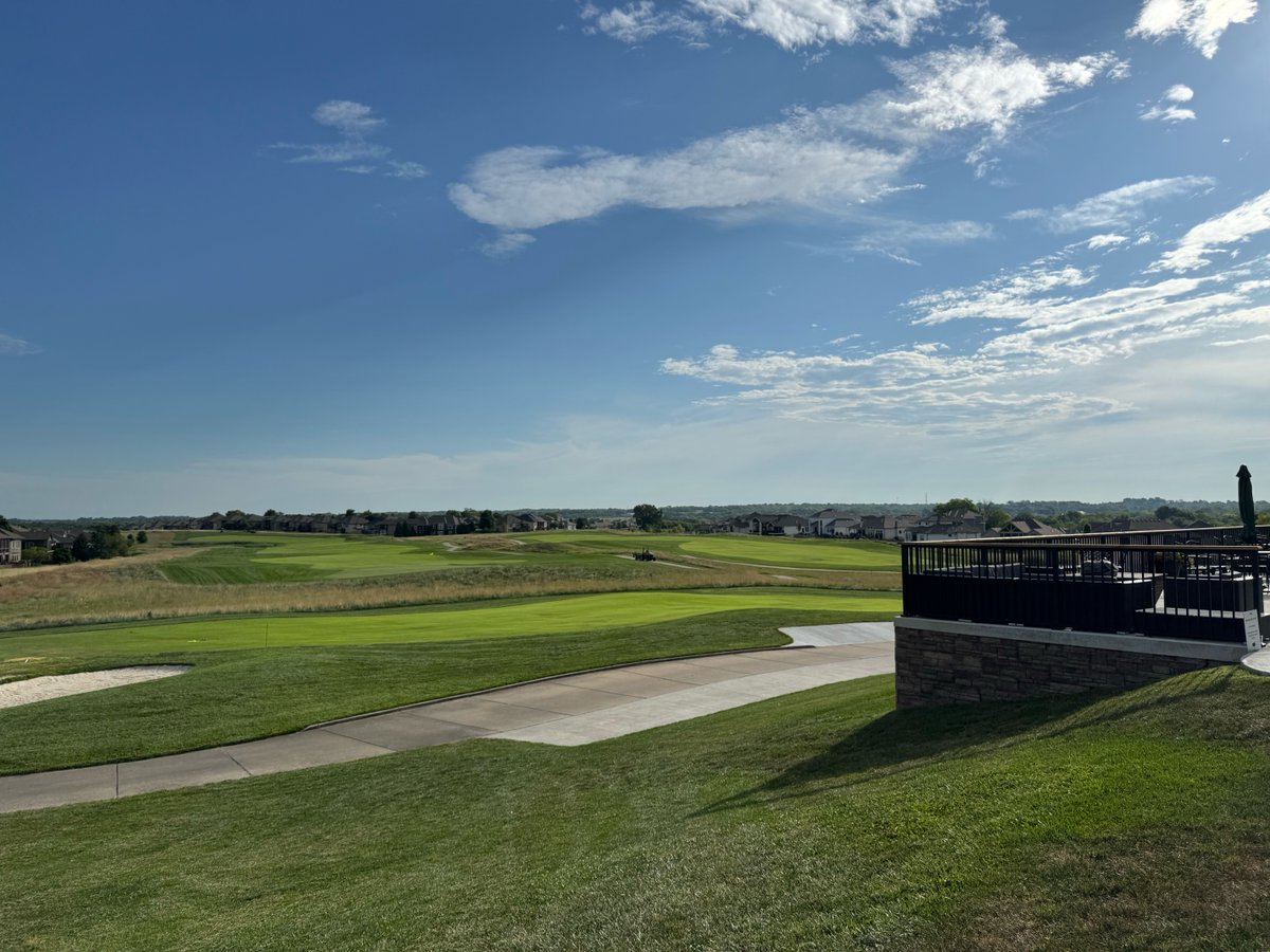 VIEWS from Creekmoor Golf ⛳️in Raytown. What’s the best you’ve shot this season? #golf #kc #greens