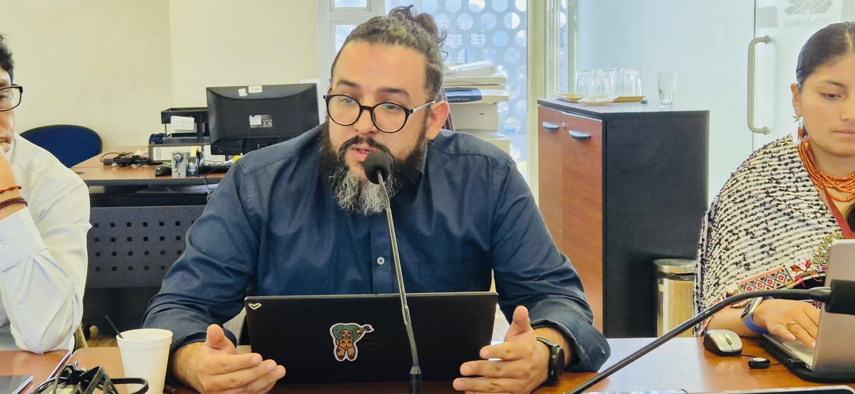 Hoy, en la <a href="/EducacionAN/">CECCYT</a>, se llevó a cabo la mesa técnica para la elaboración de la Ley de Defensa Profesional del Artista. Los puntos abordados fueron:
✅ Condiciones laborales y afiliación al IESS de las y los artistas;
✅ Mecanismos de institucionalización y representación.