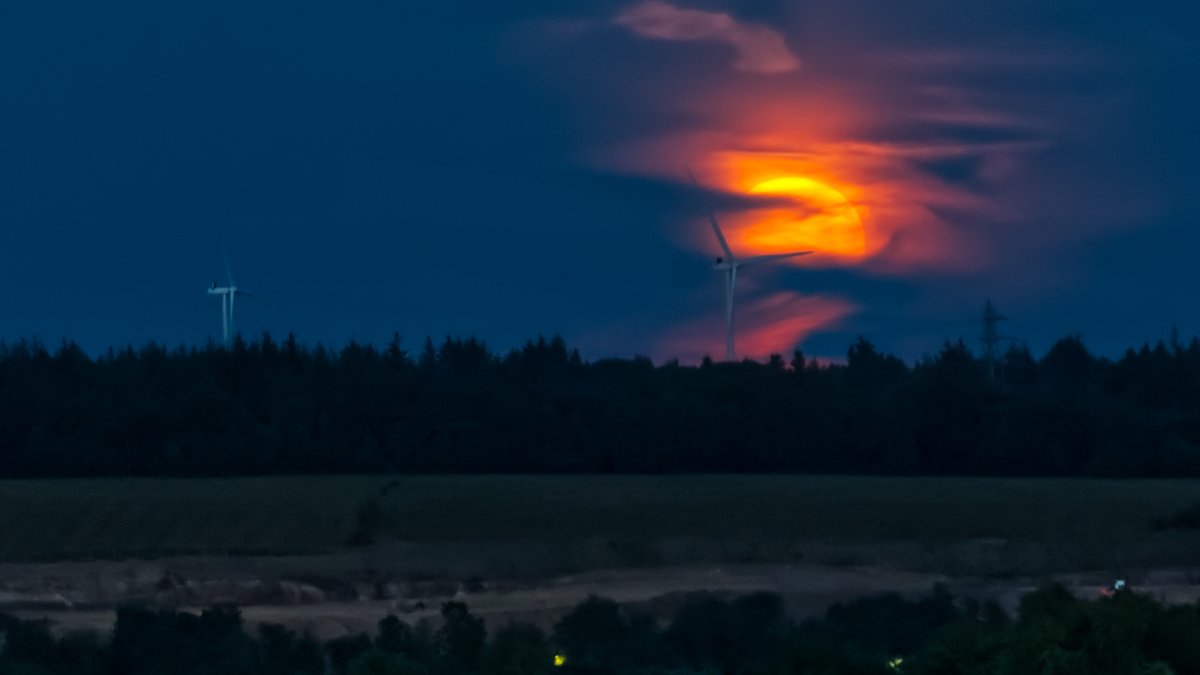 I__J__W's tweet image. This evenings full Buck Moon #fullmoon #scotlandtonight