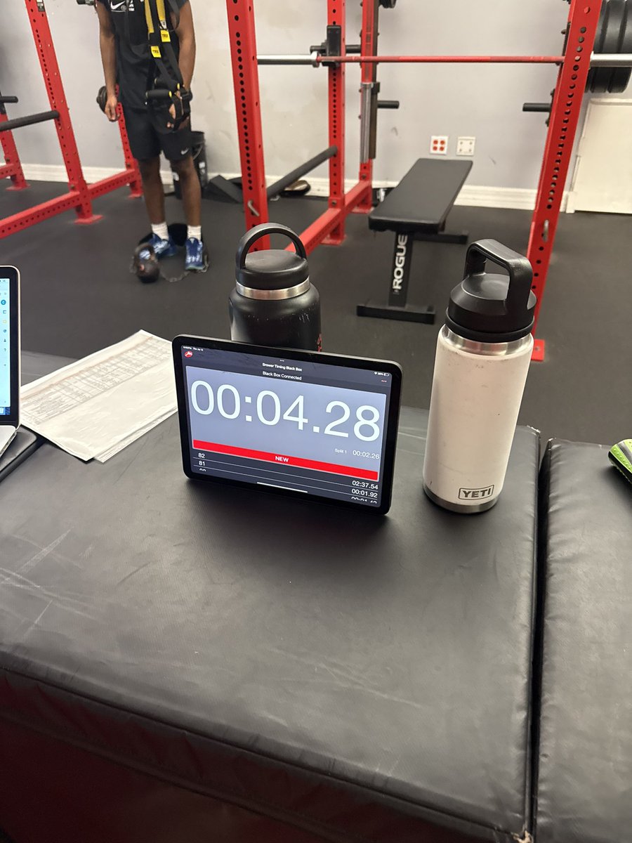 Eddie Bohne (@eddiebohne2007) on Twitter photo Awesome testing day at Competitor Fit!
Thank you Coach Arman, Andrew, and Ally!
Clocked in a 4.28 second 5-10-5 (laser) along with a 36.3 inch vertical jump!
<a href="/LHPS_football/">LHPS Football</a>
<a href="/Coach_Bullock/">Ben Bullock</a> Awesome testing day at Competitor Fit!
Thank you Coach Arman, Andrew, and Ally!
Clocked in a 4.28 second 5-10-5 (laser) along with a 36.3 inch vertical jump!
<a href="/LHPS_football/">LHPS Football</a>
<a href="/Coach_Bullock/">Ben Bullock</a>