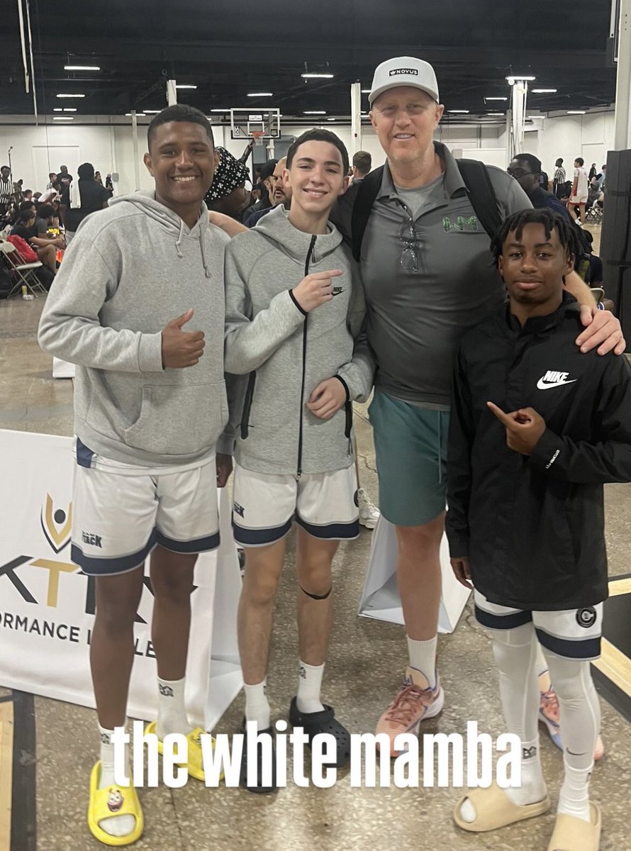 Legend🐐. Team Attack Sigma 2028 CC soaking it up <a href="/madehoops/">MADE Hoops</a> <a href="/ekess33_MADE/">Eric Kessler Jr.</a>