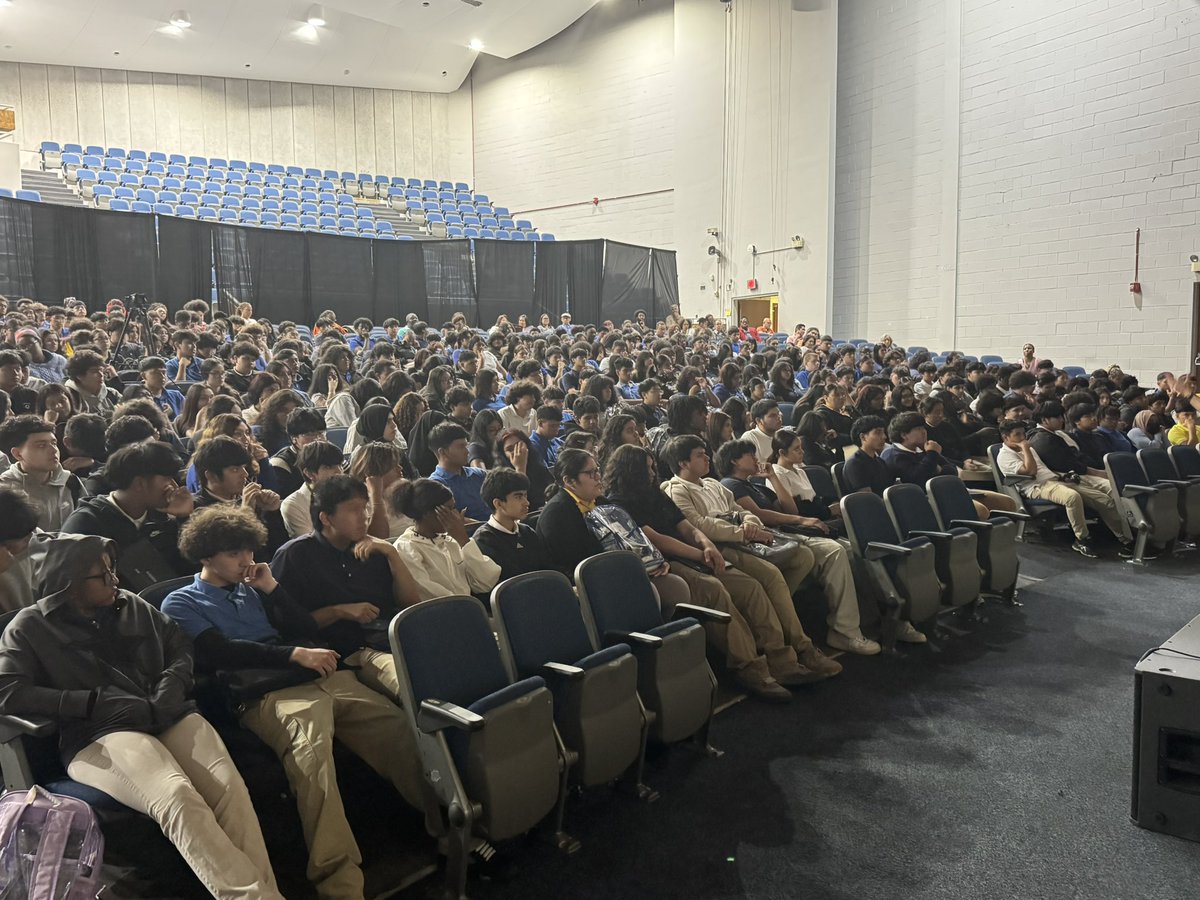 teach2dfuture's tweet image. We are kicking off our @HighPointHigh summer school orientation with energy and purpose! We set the tone for our scholars' success, growth, and new achievements.
Let’s make this summer a season of greatness! @pgcps 💙💛🦅