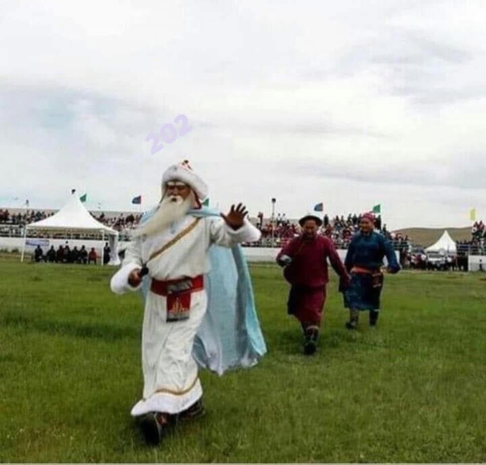 энэтхэг найруулагчийн толгойд орохооргүй юм хийх юмаа манай орон нутгийн дарга нар кккк