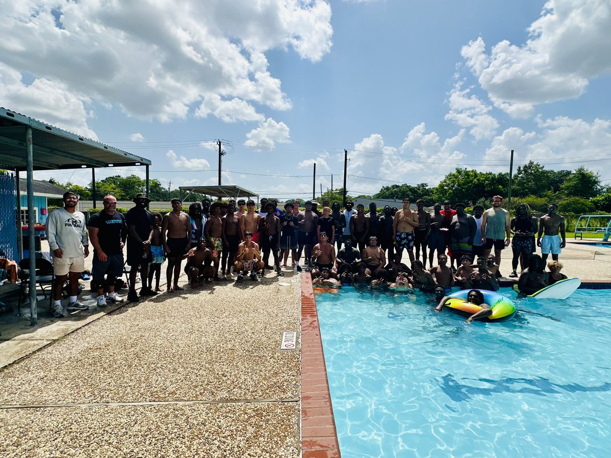 Thank you <a href="/GCM_FB_Booster/">GCM Football Booster</a> for providing the food for <a href="/GcmPatriot/">GCM Patriot Football</a> Team Bonding Swim #COUNTonME