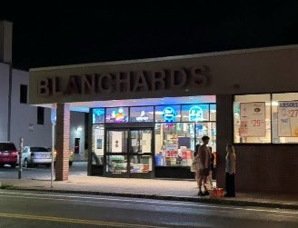 OnlyInCAM's tweet image. New #Deal at Blanchard Liwuour!
Bring a bottle and they'll fill it! Bring a mouth and they'll fill it! $9.99 + Tacks.