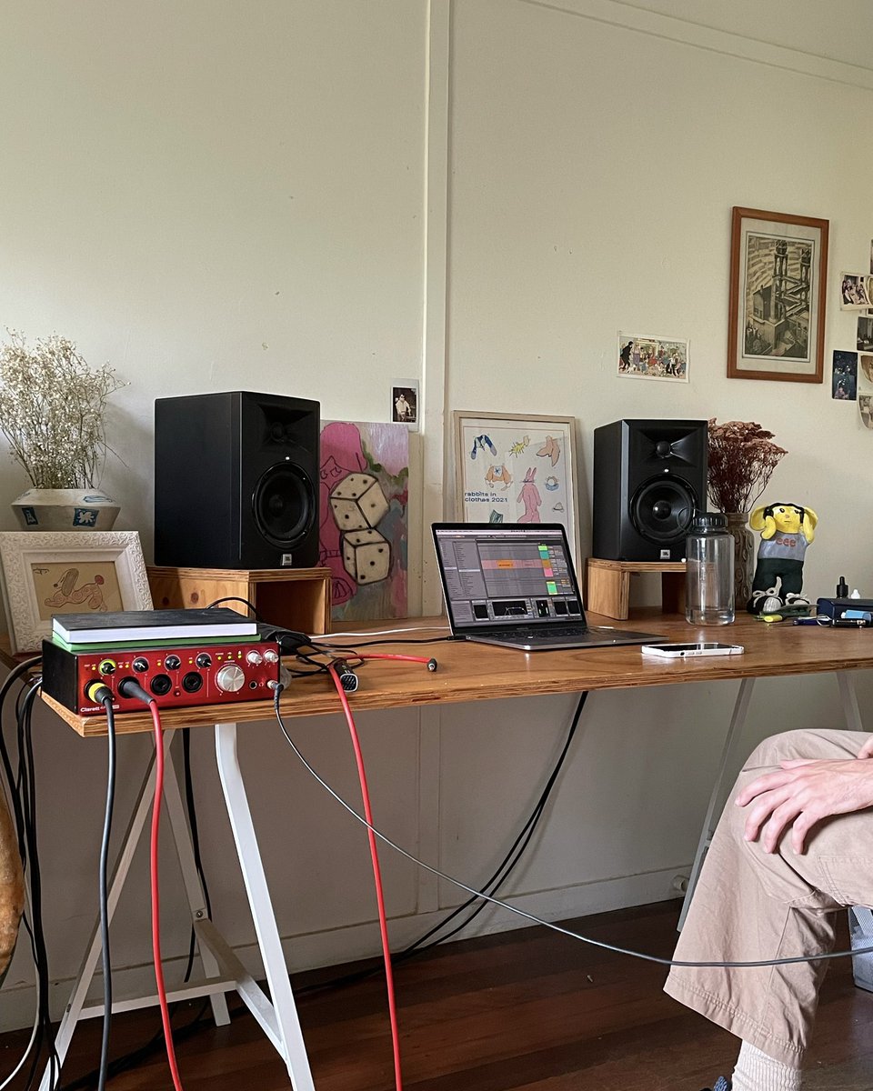 FELIVAND tweet media