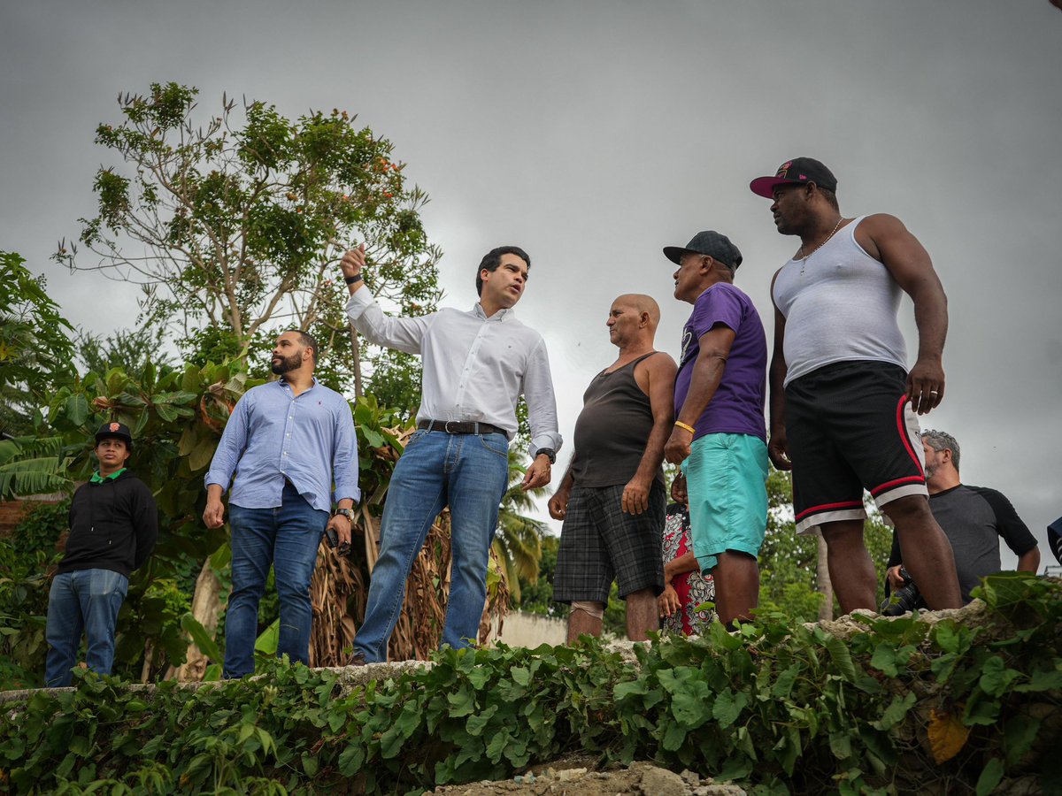 ¡Visita número 25 del año a Arroyo Gurabo! 💧
Cada vez que venimos, vemos cómo esta obra cobra vida.

Aquí se perfila un espacio deportivo público sin precedentes, donde se construyen bienestar, salud y comunidad.

Seguimos firmes, transformando con cada paso. #SomosINAPA