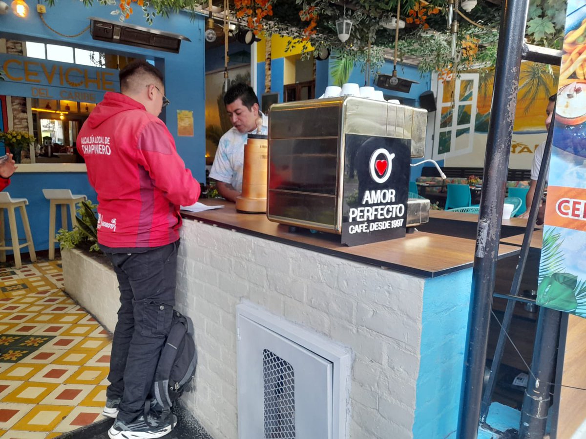 #AquíSíPasa | Hoy nuestros gestores de seguridad y convivencia realizaron una jornada de sensibilización sobre la #LeyContraElRuido en establecimientos cercanos al Parque de la 93.

🤝 Esta labor no se trata solo de sancionar, le apostamos a la prevención, al diálogo y al trabajo
