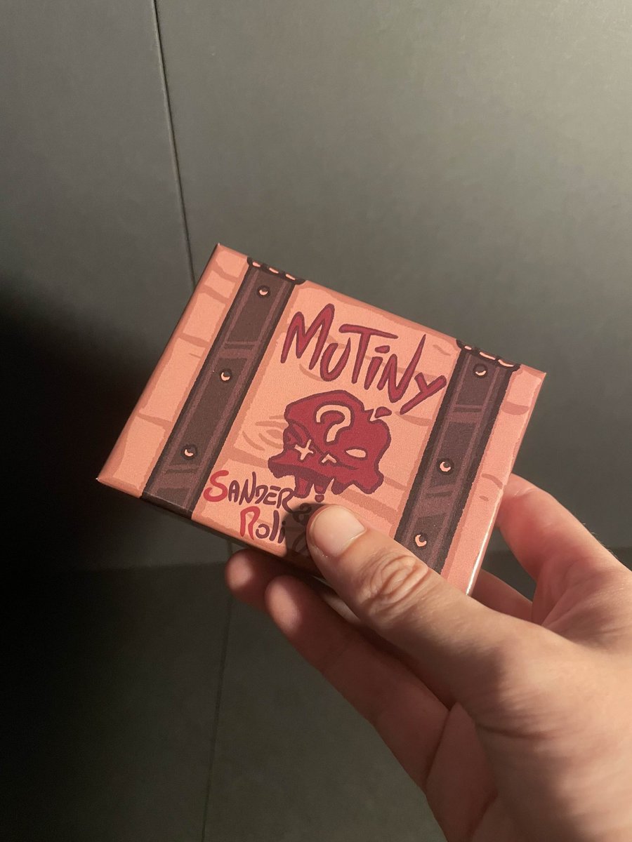 kanijame's tweet image. Found this odd little box washed up with my luggage, wonder what it contains..
#SoTFest2025 #Mutiny #BeMorePirate
