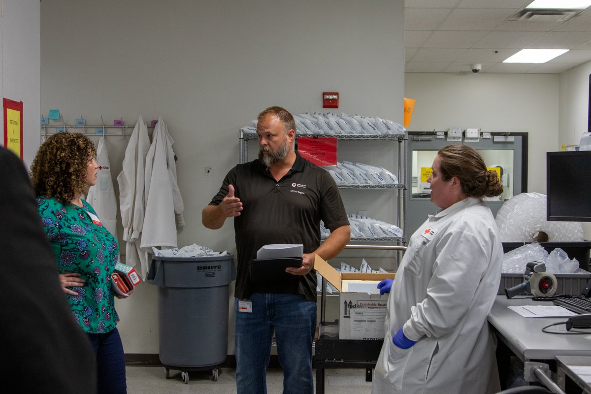 RepMaloyUtah's tweet image. Today I donated blood and toured the @RedCrossUtah blood lab in Salt Lake City, where I saw firsthand the incredible work they do to save lives. I also presented them with a Certificate of Special Congressional Recognition in honor of their service. Summer is a critical time for…