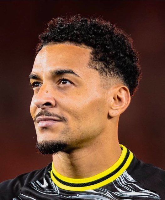 Staff do Gregore informou ao Botafogo HOJE que o Al Rayyan iria pagar a multa.

No entanto, o clube Catari afirmou que NÃO TEM GRANA para pagar a multa rescisória do volante e quer negociar o valor.

O jogador já aceitou a proposta do clube do Al Rayyan e receberia, pelo menos, o
