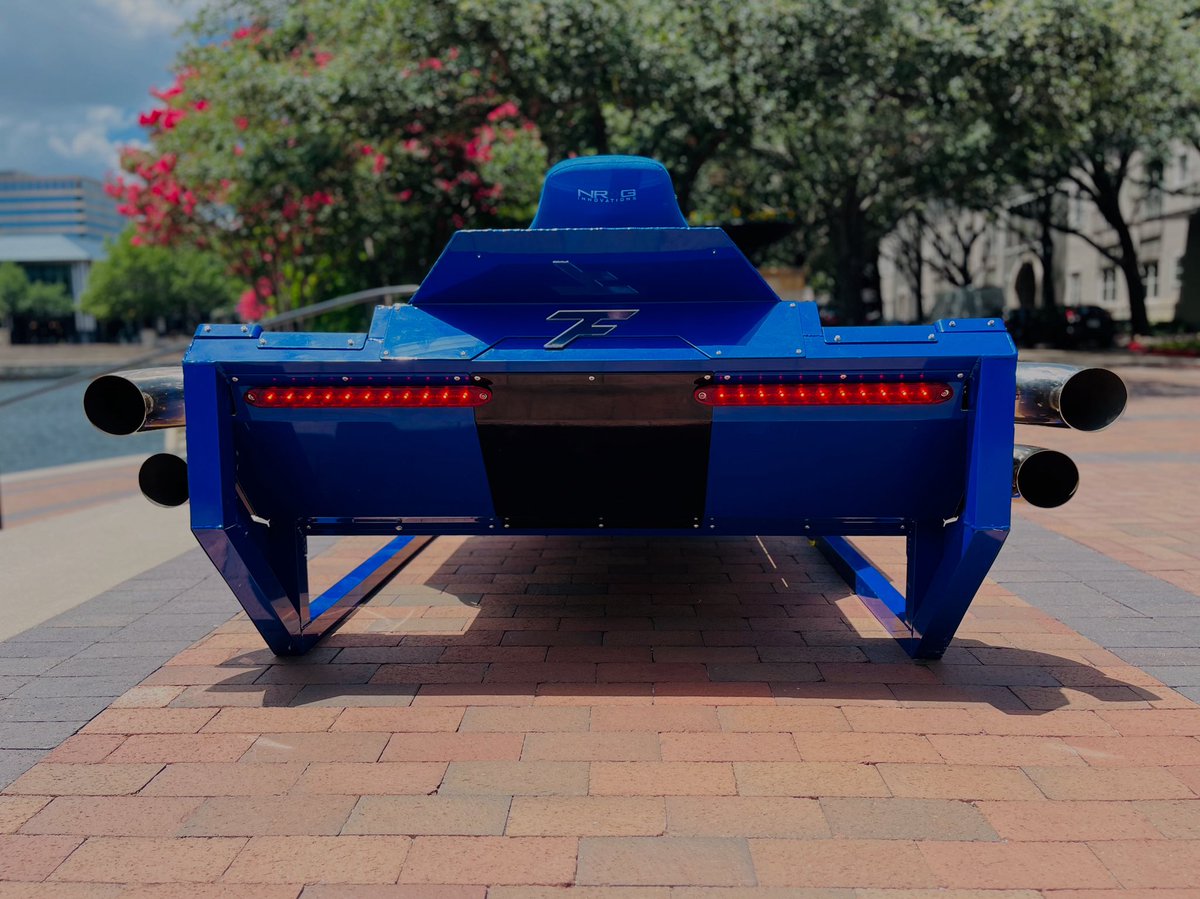 FusionFlightInc's tweet image. Looking at the back of the Axion - this beast surely means business.

#jet #microturbine #engine #thrust #vector #tvs #tvc #propulsion