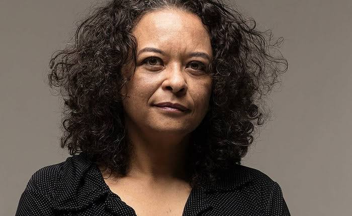 MUTIRÃO! 🚨 A Ana Maria Gonçalves é uma das maiores escritoras brasileiras, escreveu o já clássico "Um Defeito de Cor", é imortal pra ABL, mas só tem 9 mil seguidores em suas redes. 

Vamos fazer um MUTIRÃO pra seguir a escritora? QUEM TOPA?