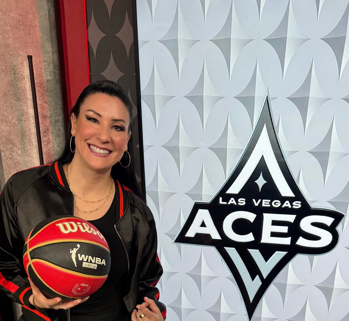 heyanneoneil's tweet image. We have WNBA coverage on the @LVAces Pregame, Halftime, and PostGame shows! Aces vs Mystics ⛹️♀️
#wnba