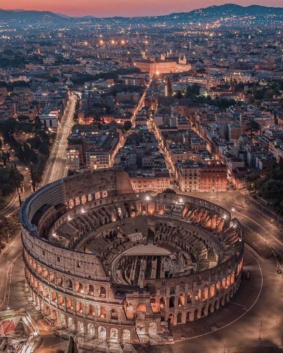 vgallegoscortes's tweet photo. 🧵 Los 5 abogados más peligrosos del Imperio Romano
- No necesitaban pruebas.
- No les importaba la verdad.
- Y aun así... ganaban.
- Dominaban la palabra como hoy se domina un algoritmo.

Y cambiaron la historia sin pedir permiso.

Este hilo te va a incomodar.
Y por eso necesitas leerlo.