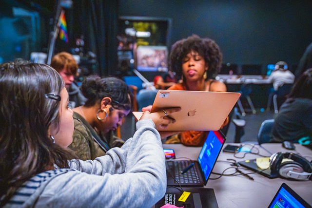 We’re almost there! 

With 2 weeks left in our Summer program, students are putting the final touches on their films for our July 17 Showcase.

Big thanks to our amazing teaching artists — the heart of this creative journey 💫

#CreativeOakland #StudentVoices #TeachingArtistsRock