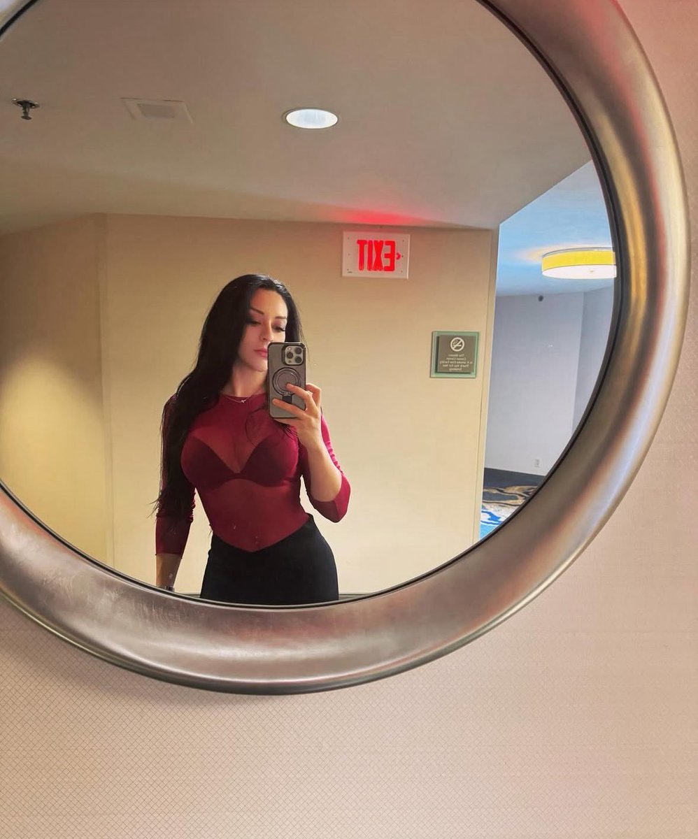 “Perfection exists and her name is La Primera~”