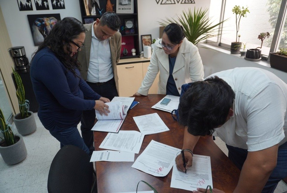 Control de la Contaminación Atmosférica (@dgpcca_edomex) on Twitter photo Alimentos de Alta Calidad El Pedregal recibió Licencia de Funcionamiento (Registro de Emisiones a la Atmósfera) por parte de La Dirección Gral. de Control de Emisiones Atmosféricas de <a href="/AmbienteEdomex/">Medio Ambiente</a> del <a href="/Edomex/">Gobierno del Estado de México</a>. Sumando esfuerzos por un aire más puro.
¡Compromiso que se nota!🤝 Alimentos de Alta Calidad El Pedregal recibió Licencia de Funcionamiento (Registro de Emisiones a la Atmósfera) por parte de La Dirección Gral. de Control de Emisiones Atmosféricas de <a href="/AmbienteEdomex/">Medio Ambiente</a> del <a href="/Edomex/">Gobierno del Estado de México</a>. Sumando esfuerzos por un aire más puro.
¡Compromiso que se nota!🤝