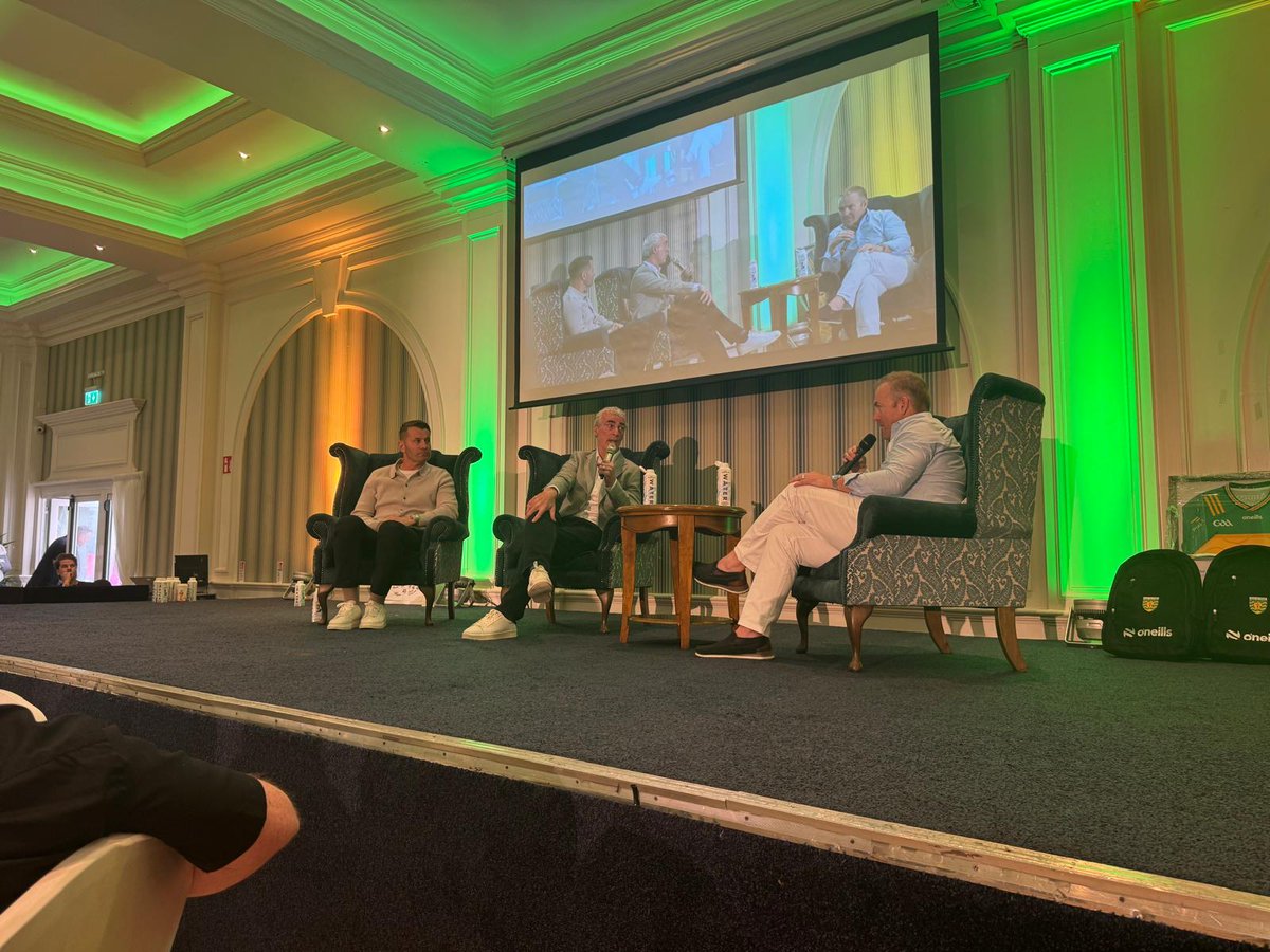 Sinéad Breen (McQuillan) (@sineadjbreen) on Twitter photo The best (BUSIEST) days as <a href="/officialdonegal/">CLG Dhún na nGall</a> CO (PRO) are always the ones when I have zero time to think of photos of anything other than everyone attending! But today, after all had ended, I bumped into 2 fab ladies who had waited over THREE hours in the hope of a pic with Jim! The best (BUSIEST) days as <a href="/officialdonegal/">CLG Dhún na nGall</a> CO (PRO) are always the ones when I have zero time to think of photos of anything other than everyone attending! But today, after all had ended, I bumped into 2 fab ladies who had waited over THREE hours in the hope of a pic with Jim!