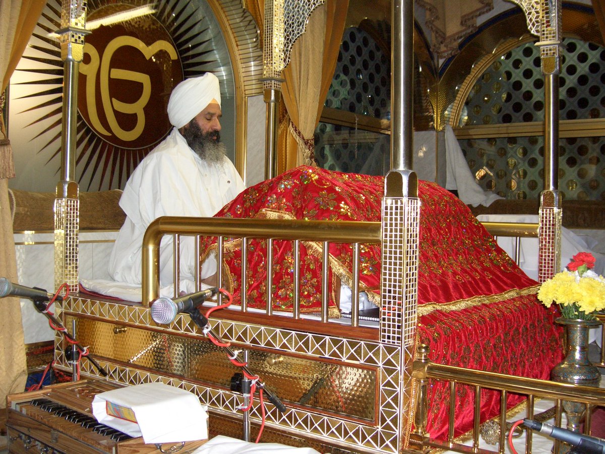 ਪ੍ਰਾਨੀ ਕਿਆ ਮੇਰਾ ਕਿਆ ਤੇਰਾ ॥ ਜੈਸੇ ਤਰਵਰ ਪੰਖਿ ਬਸੇਰਾ ॥੧॥ ਰਹਾਉ ॥ 

ਵਾਹਿਗੁਰੂ ਜੀ 🙏💐