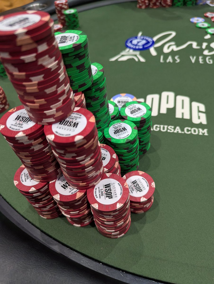 Just won two big pots back to back, have like 5.2M or something idk it's hard to count all these reds and brain is tired