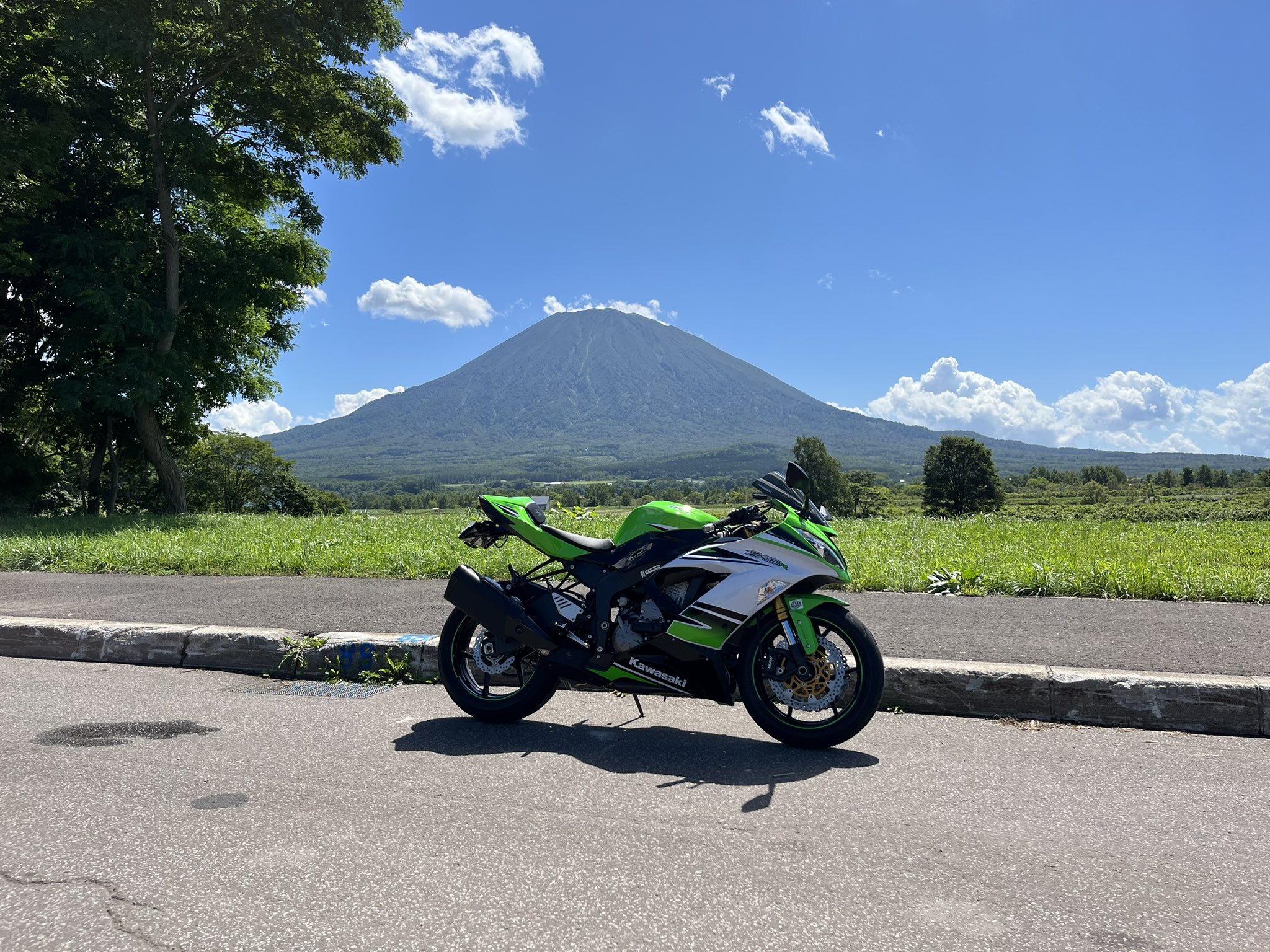 蝦夷富士　倶知安より真作 2025.05.29 北海道倶知安町 羊蹄姿見池のリフレクション 蝦夷