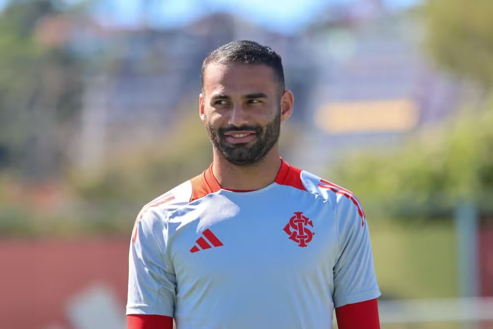 E a dívida do Internacional com o Flamengo em relação à compra de Thiago Maia?

Tivemos acesso ao processo de cobrança do Fla na CNRD da CBF para tentar receber do Colorado, que alega problemas financeiros por conta da pandemia e também a tragédia no Rio Grande do Sul para não