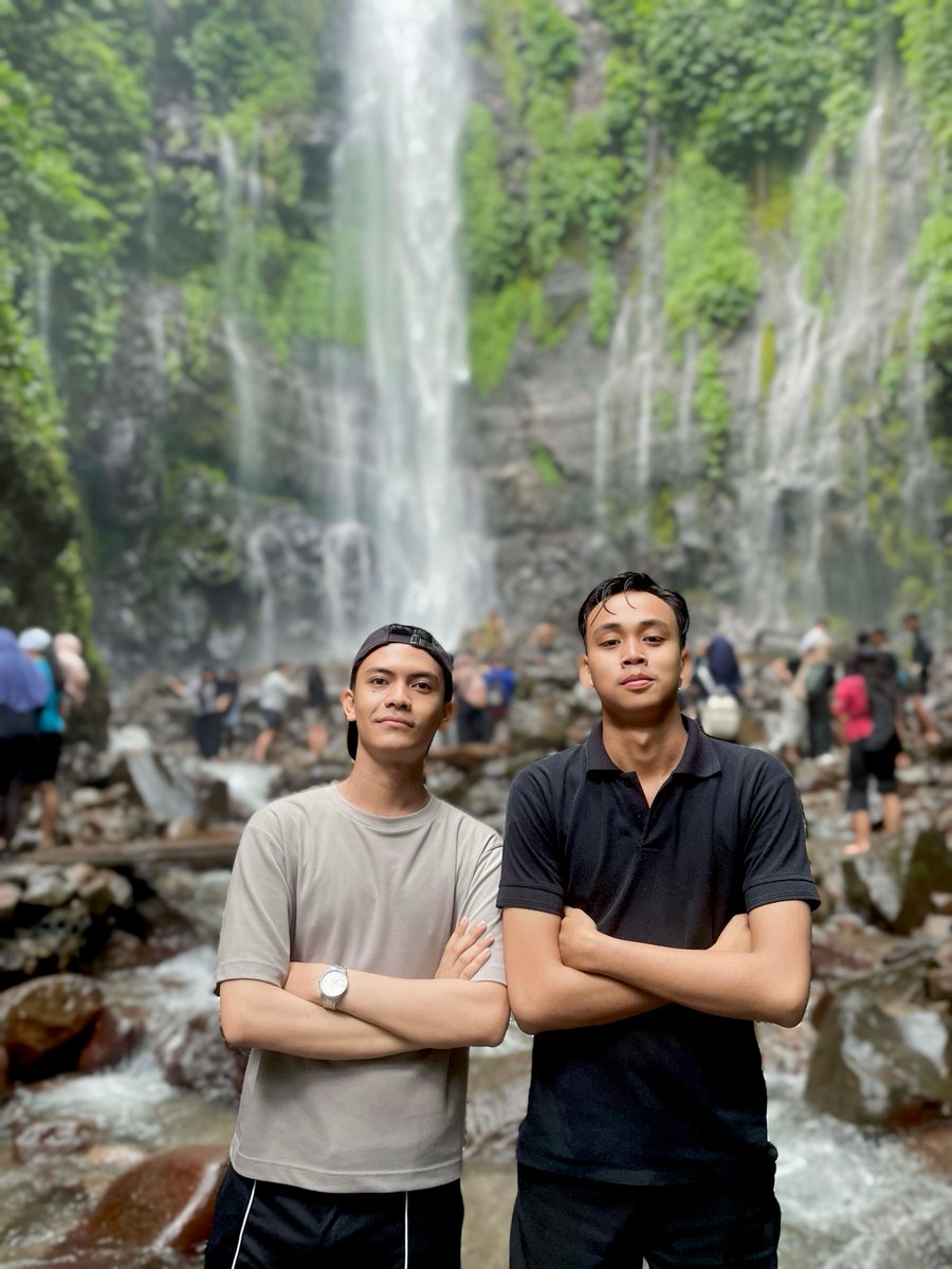 fann_10_'s tweet photo. Jadi, pilih yang mana? Kanan atau Kiri #semara https://t.co/f6O4HmDSKv